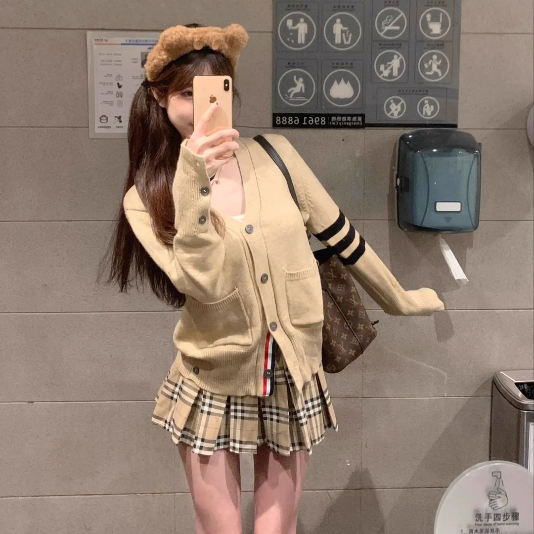 学院风套装女2025新款早秋穿搭修身减龄小个子针织衫百褶裙两件套