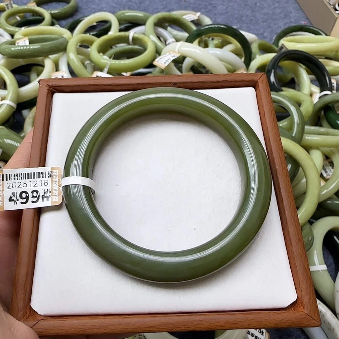 未镶嵌手镯和田玉