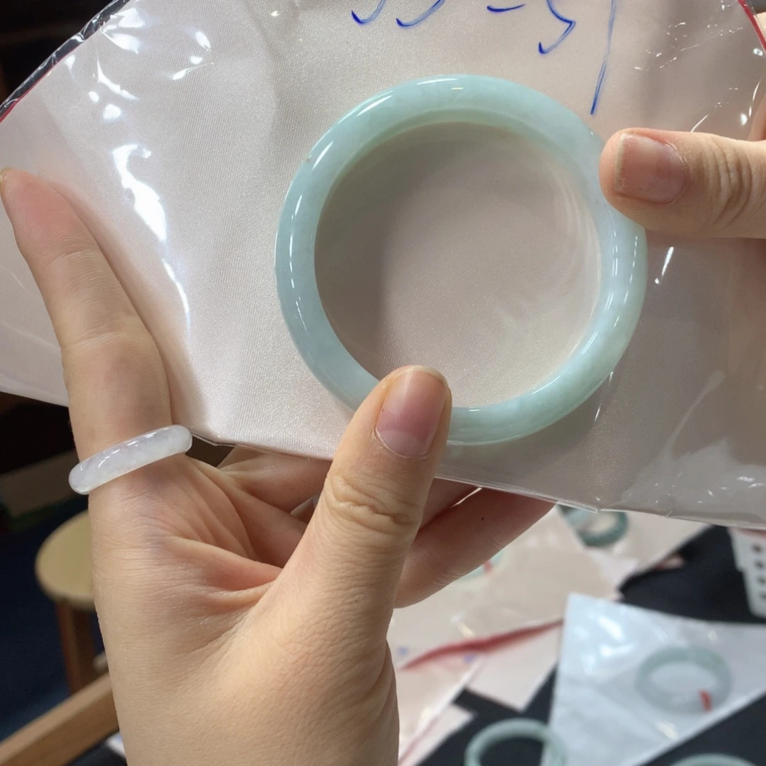 翡翠未镶嵌手镯买断