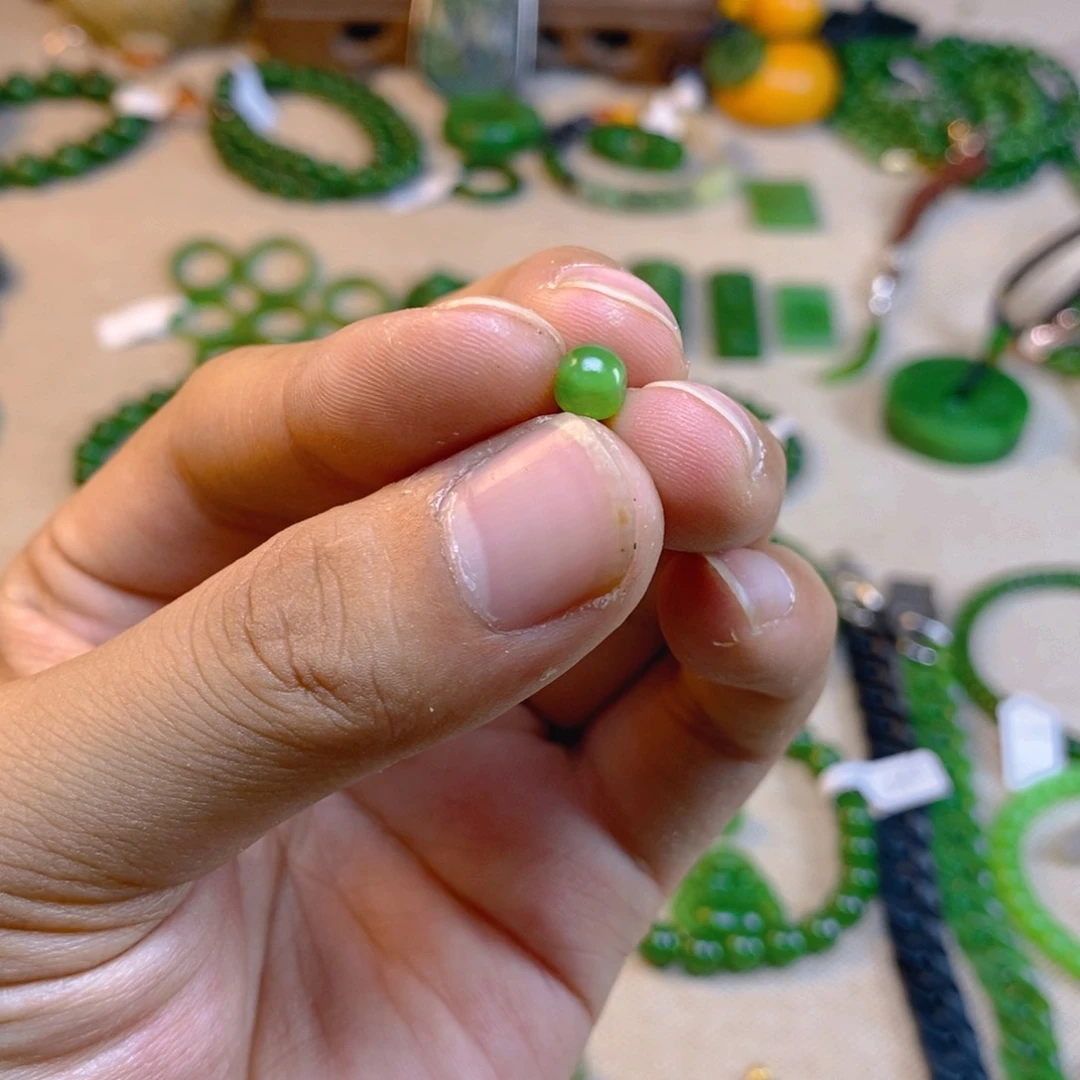 和田玉未镶嵌颈饰招****鱼