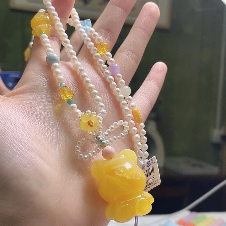 蜜蜡未镶嵌裸石小熊吊坠