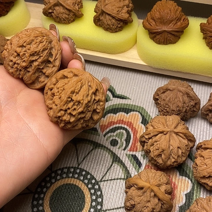 文玩核桃吊坠球疆