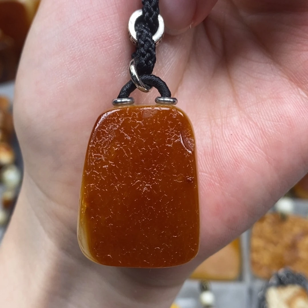 未镶嵌琥珀珠宝奇石