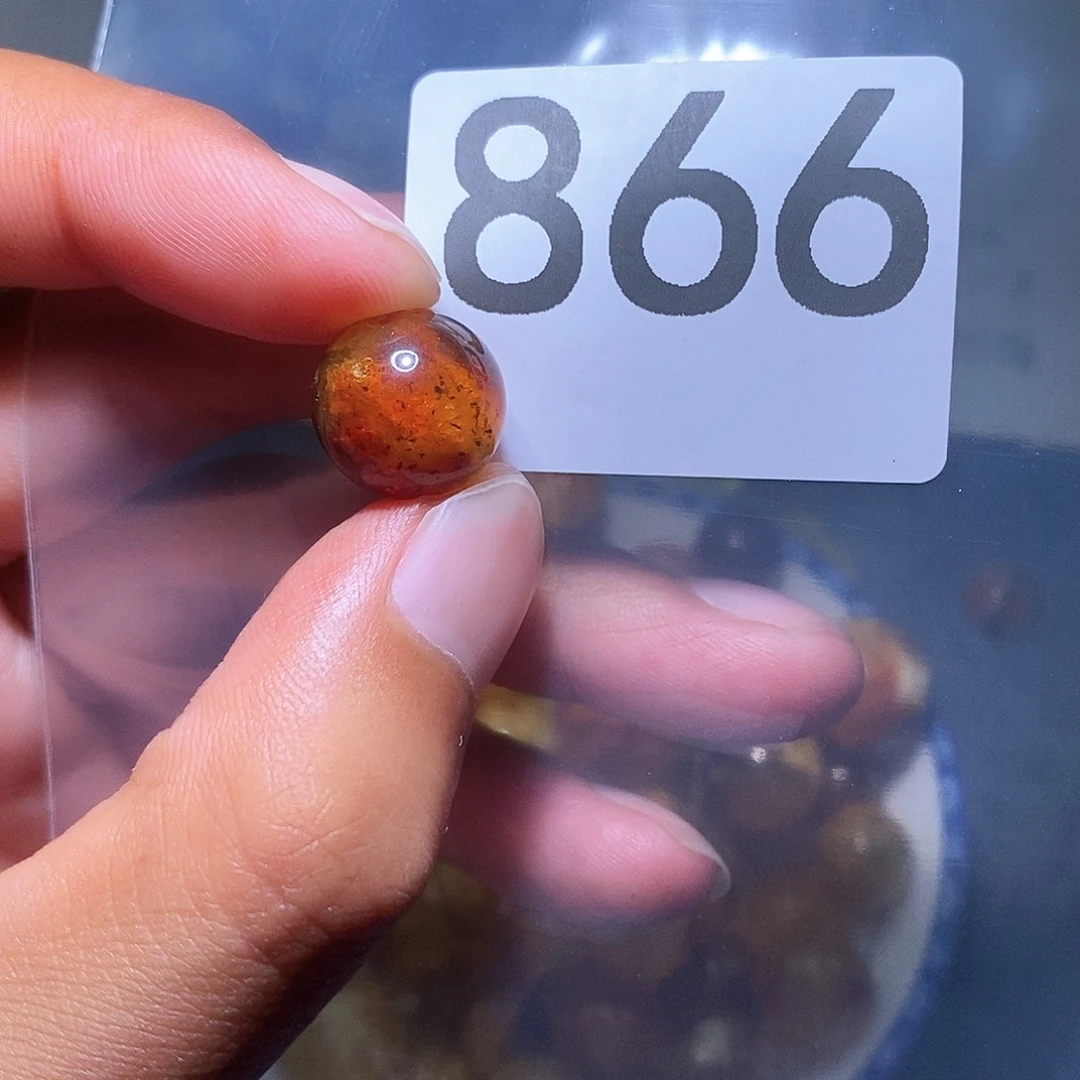 未镶嵌琥珀珠宝奇石