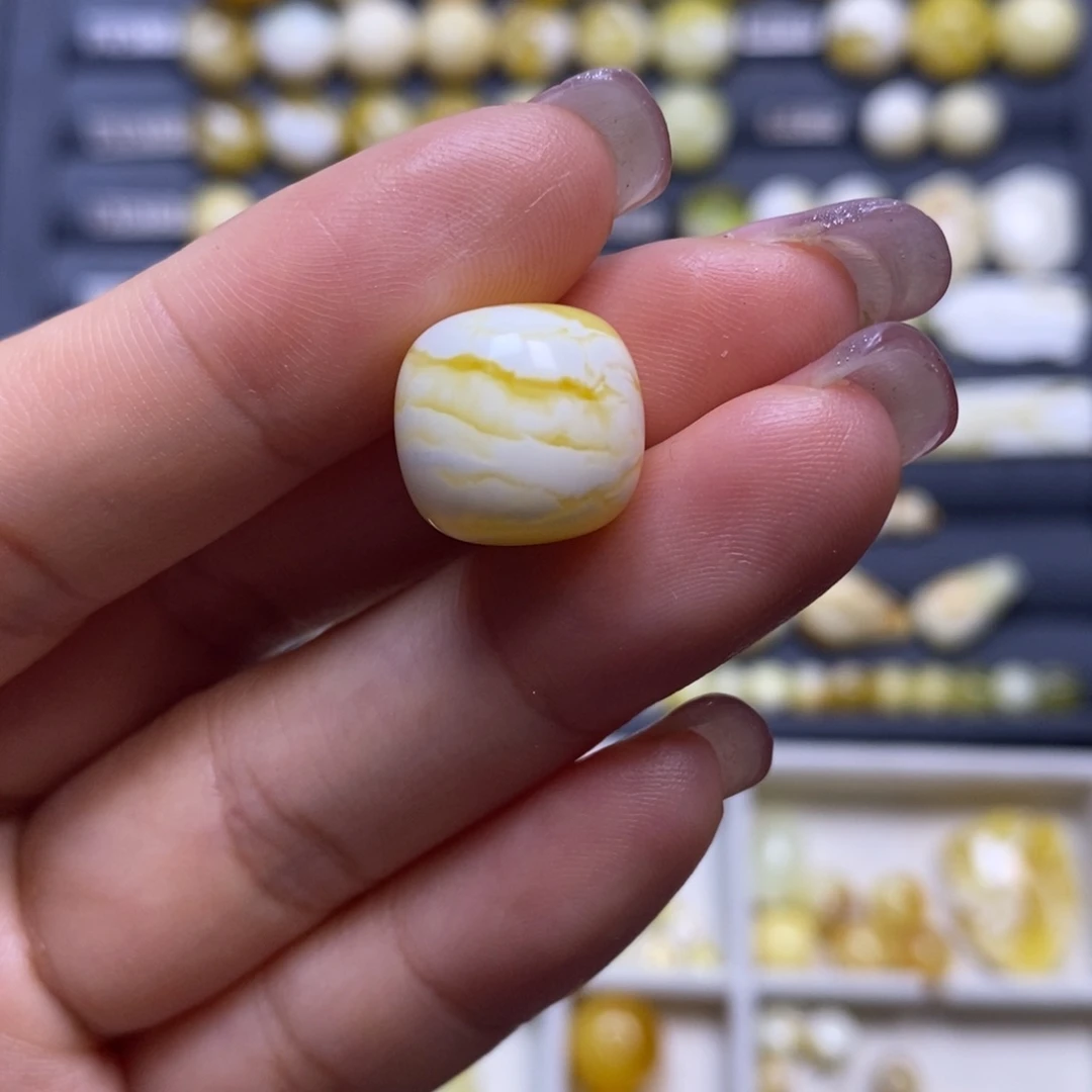 蜜蜡未镶嵌珠宝奇石瓷白虎皮妖花老型13.7*13.2mm