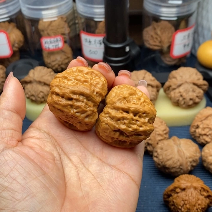 吊坠文玩核桃38哇哇