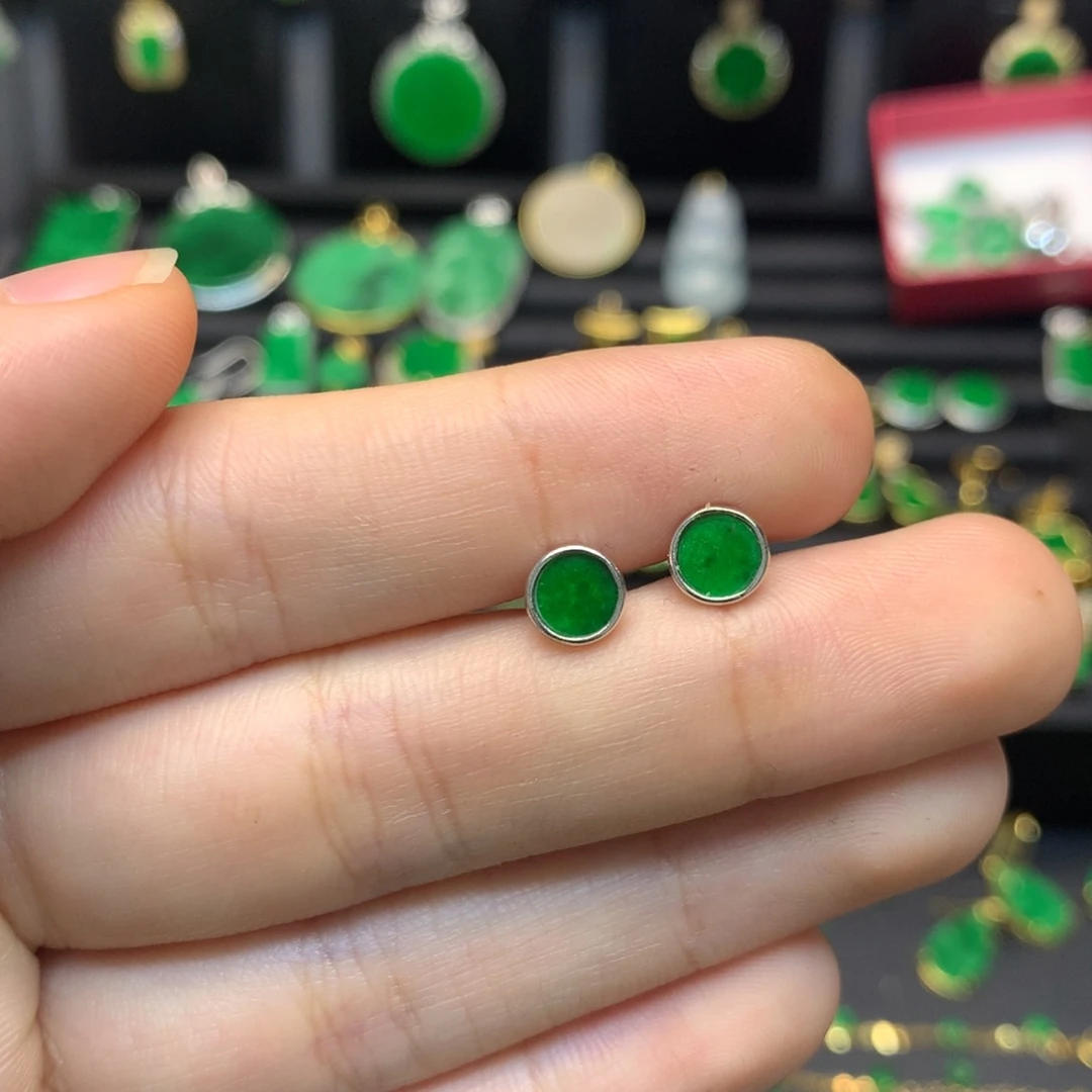 翡翠未镶嵌耳饰有纹裂