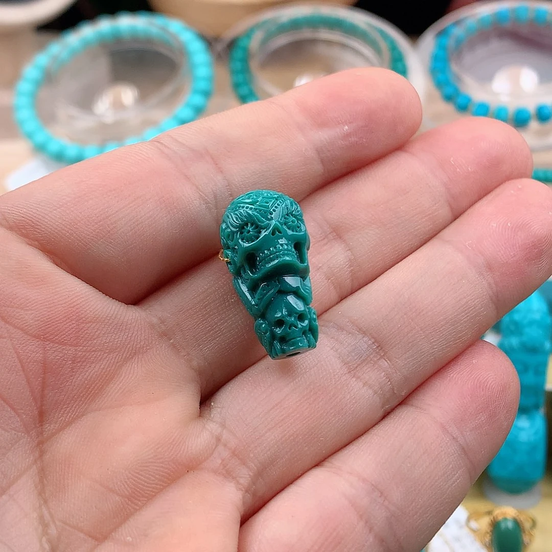 绿松石颈饰未镶嵌