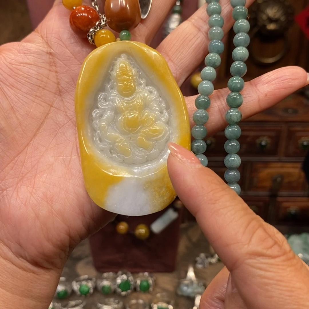 翡翠吊坠(赠链)未镶嵌