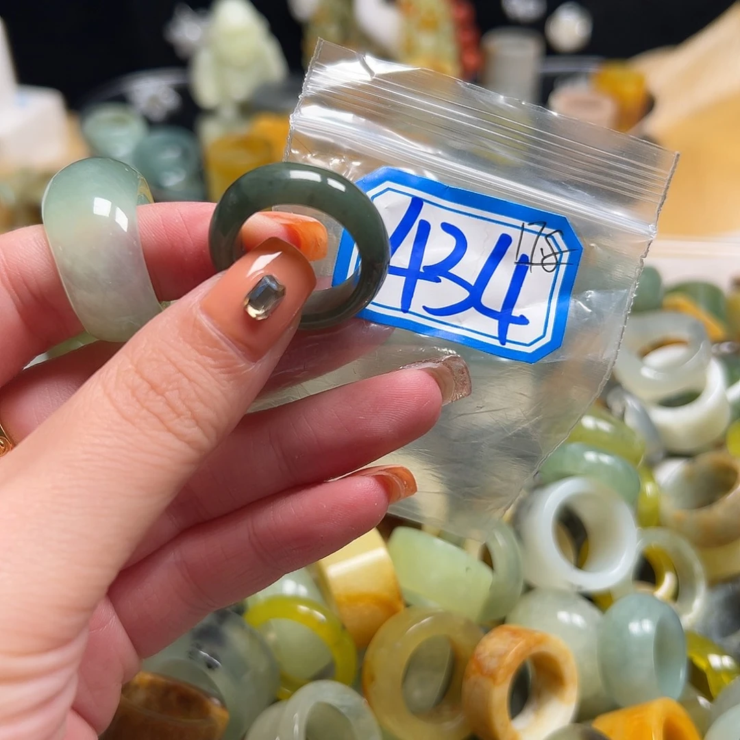 火****蛇纹石玉未镶嵌戒指