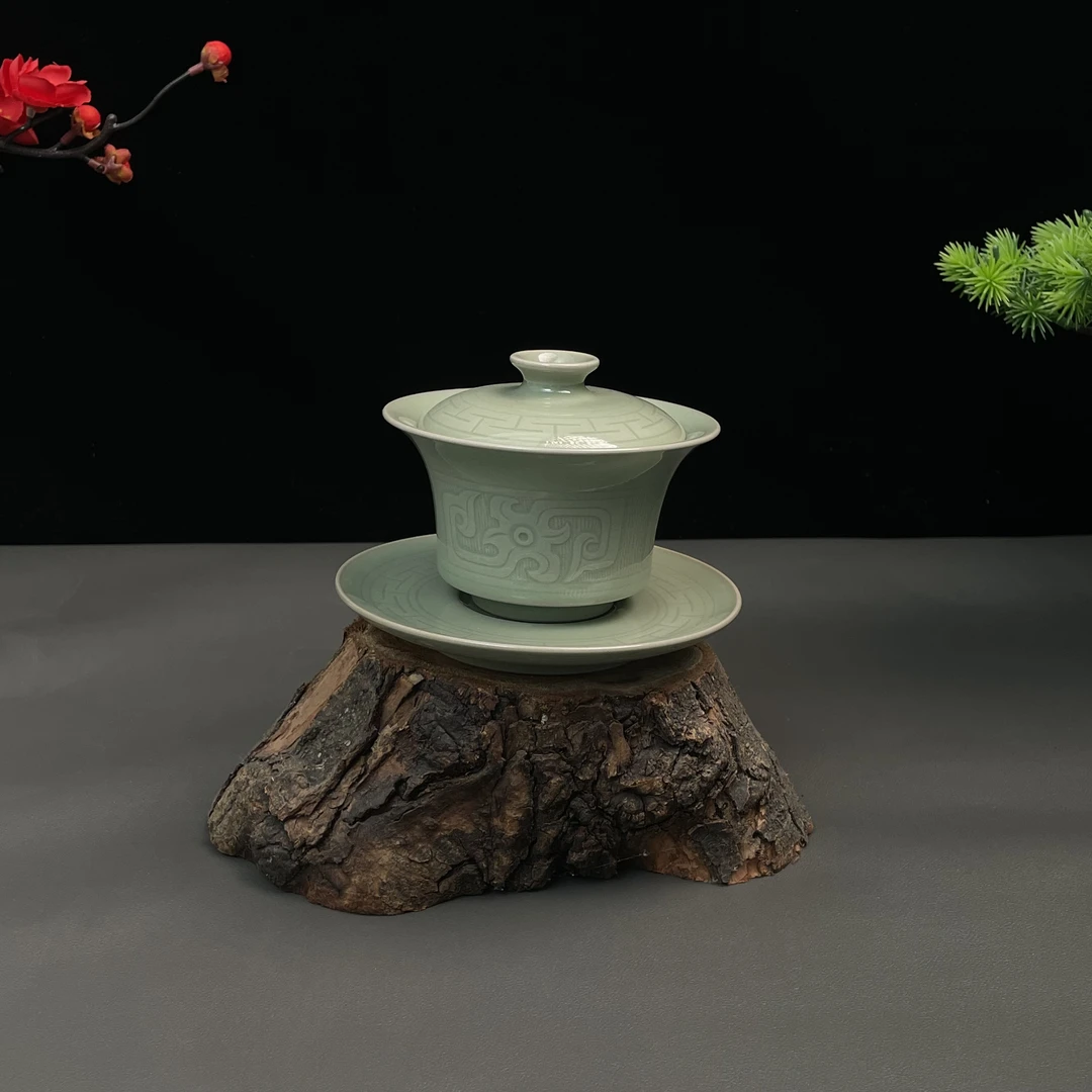 原矿汝瓷豆青釉全手工支钉烧雕刻马蹄盖碗