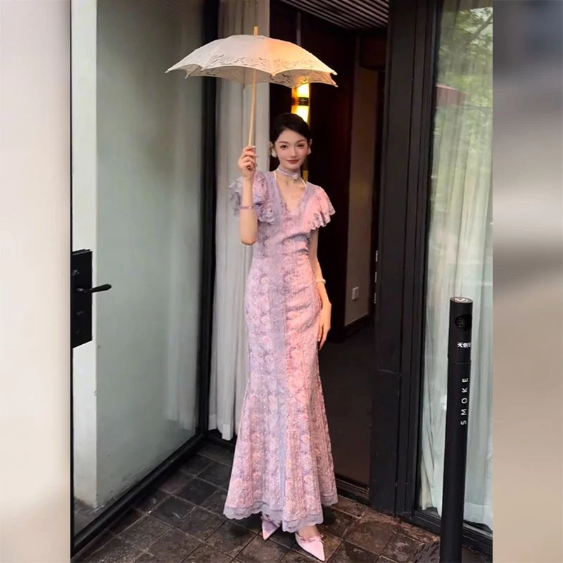 巨好看的减龄气质感收腰复古蕾丝拼接飞飞袖紫色v领连衣裙女夏季