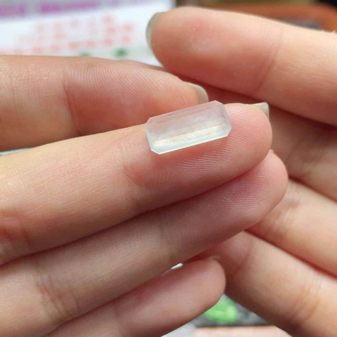 未镶嵌挂件翡翠  翡翠