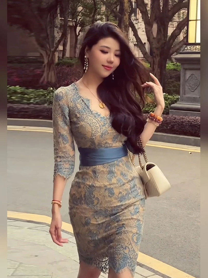 C3726新款法式复古蕾丝吊带连衣裙女夏修身显瘦绑带收腰包臀长裙