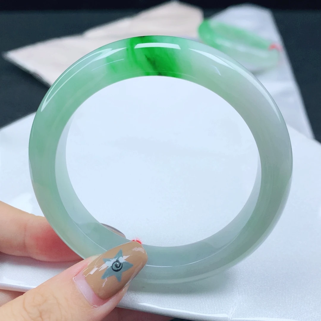 翡翠未镶嵌手镯缅甸57.5色漂亮冰胶润飘阳绿正圈