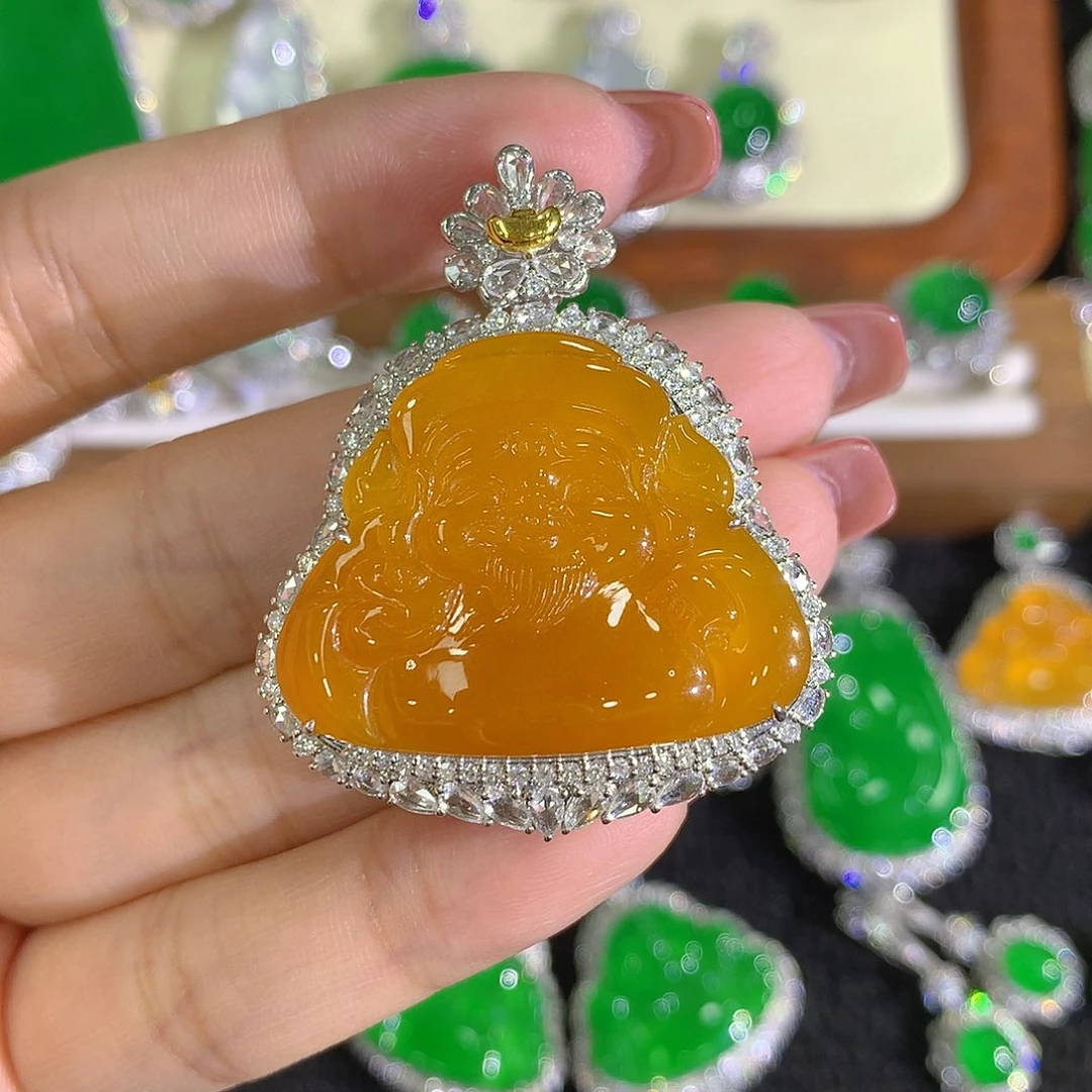 颈饰18K金镶嵌翡翠财财