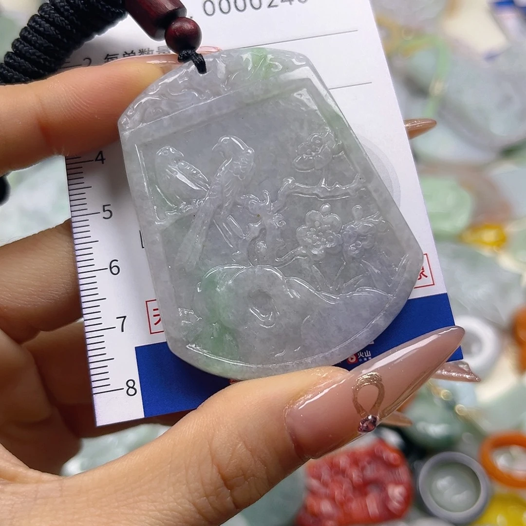 翡翠未镶嵌颈饰hhh