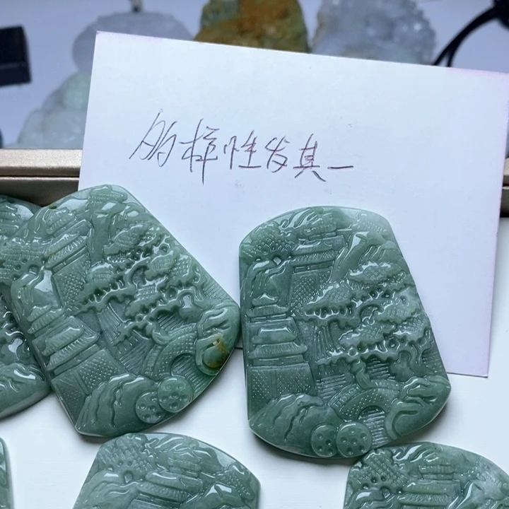 翡翠未镶嵌颈饰翡翠