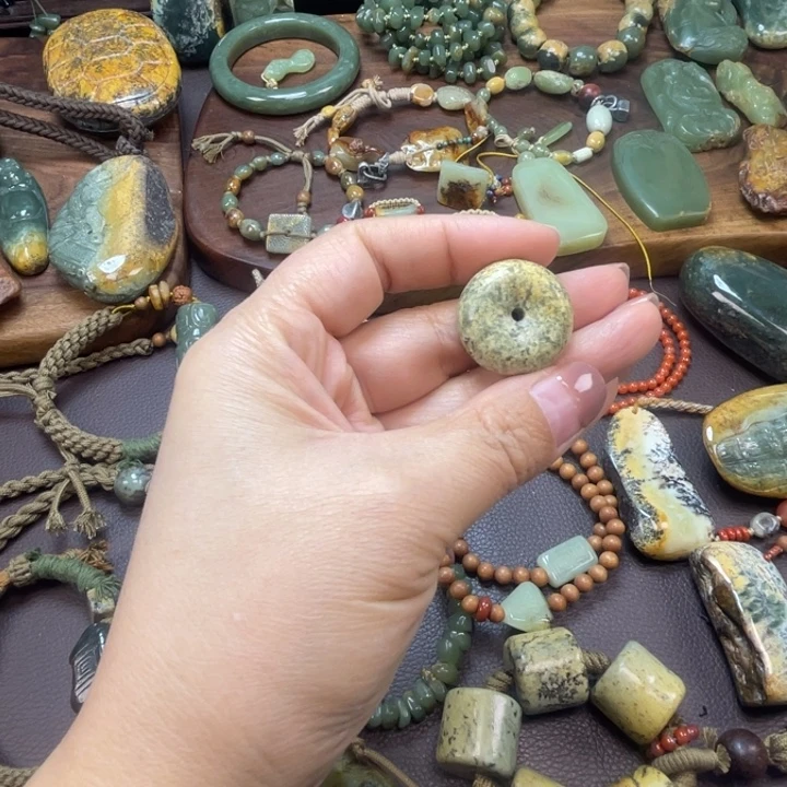 岫岩河磨玉（透闪石质玉）未镶嵌珠宝半成品