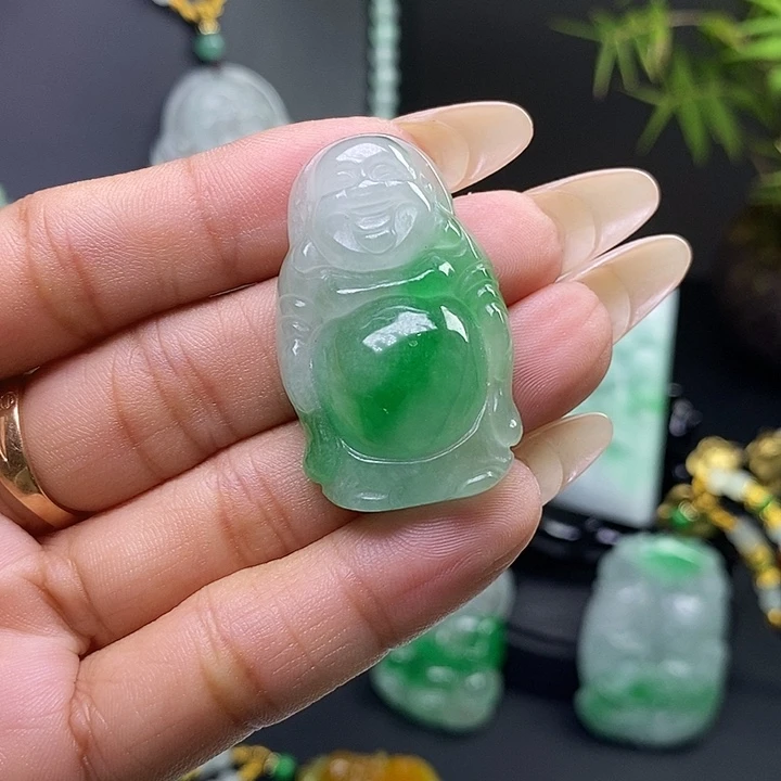 翡翠未镶嵌吊坠(赠链)