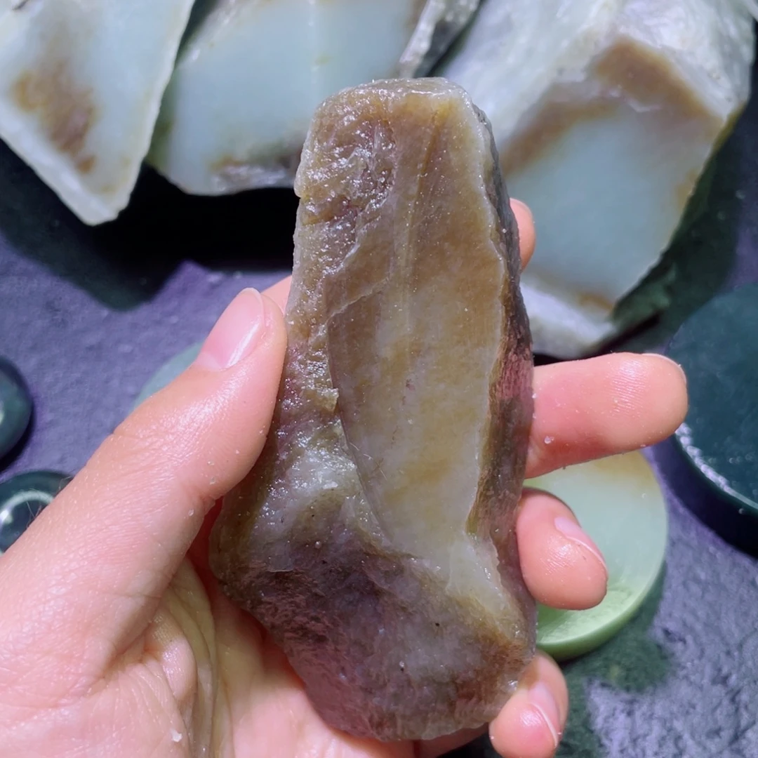 和田玉未镶嵌珠宝半成品