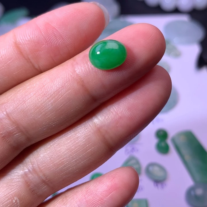 翡翠未镶嵌耳饰蛋