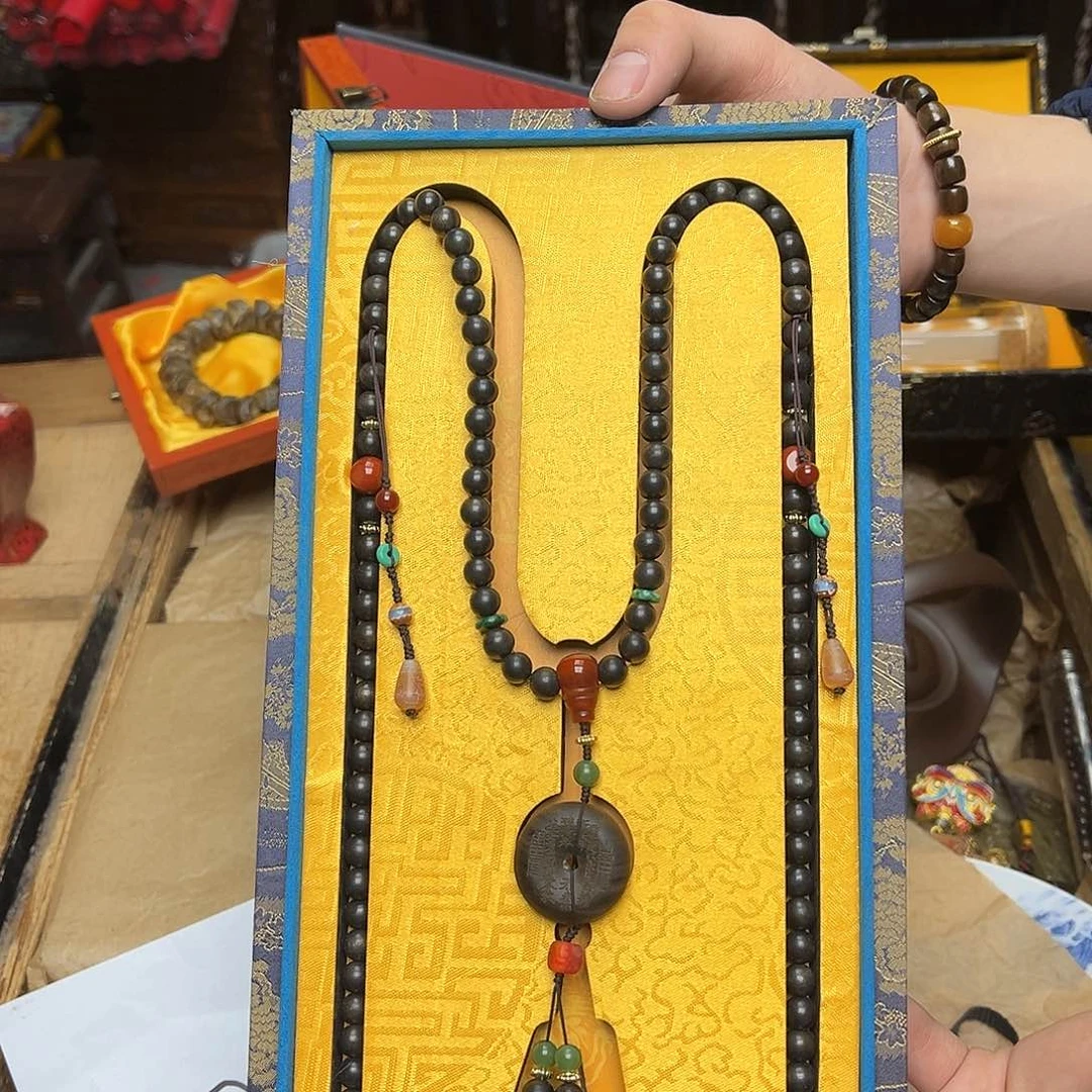 大叶紫檀（黑酸枝木类）