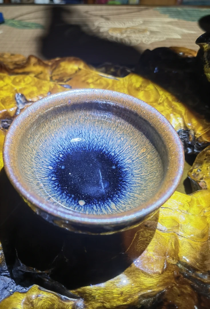 原矿原釉柴烧建盏主人杯，微瑕系列，器型花色以实物为准。