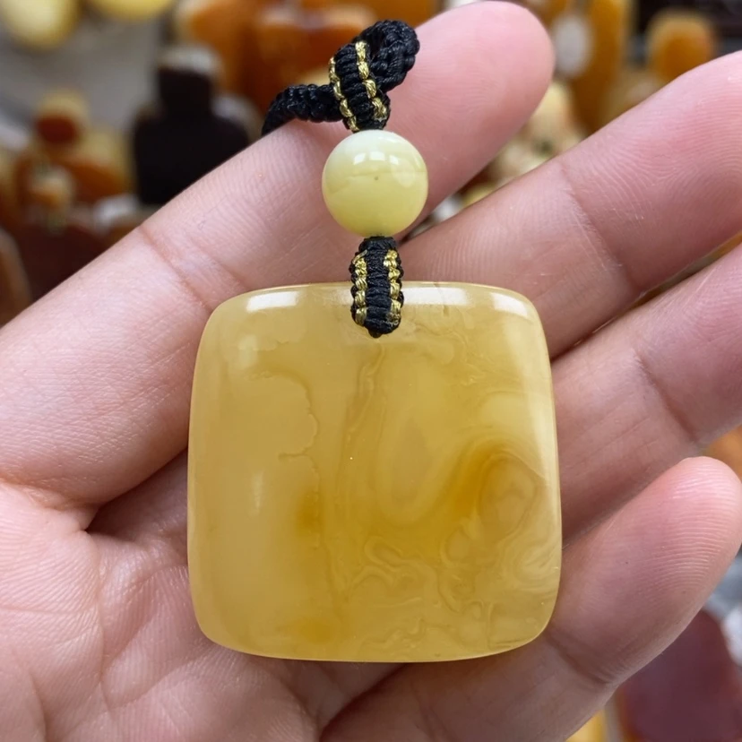 【闪购商品】琥珀颈饰未镶嵌