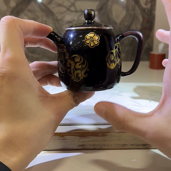 大漆工艺皮球花小壶