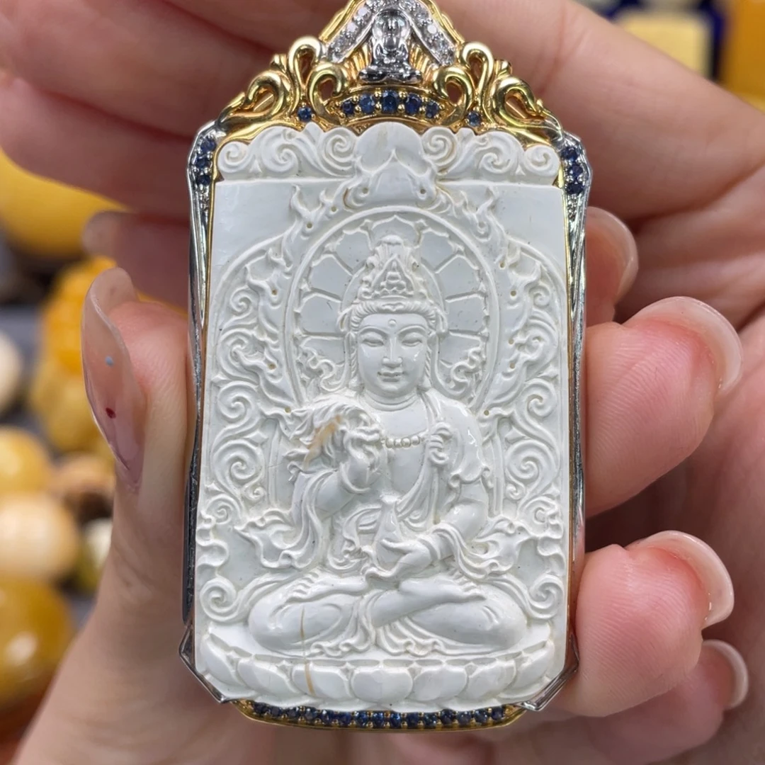 蜜蜡18K金镶嵌裸石琥珀蜜蜡雕刻件