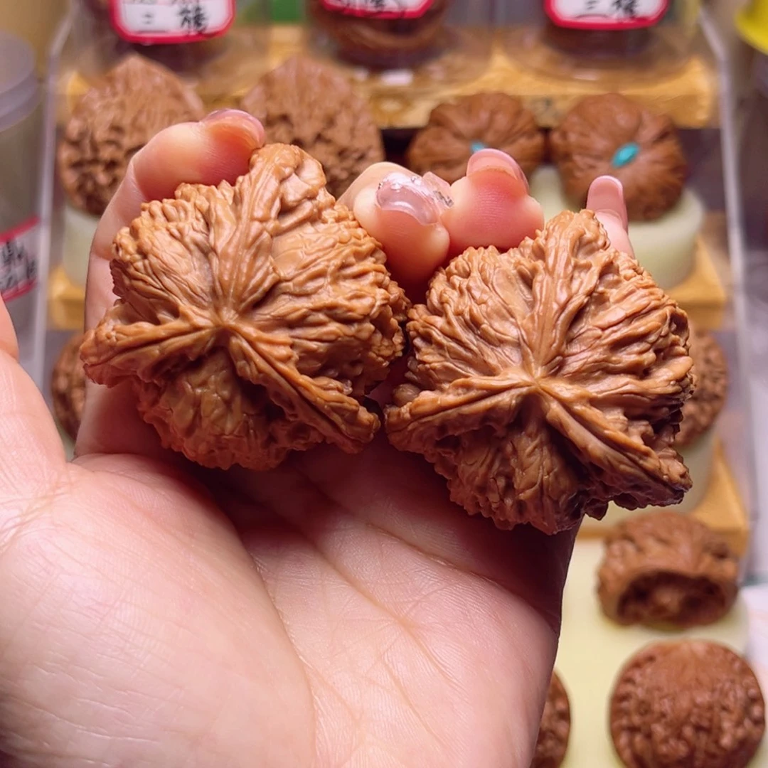 文玩核桃吊坠克***。48尺大三棱