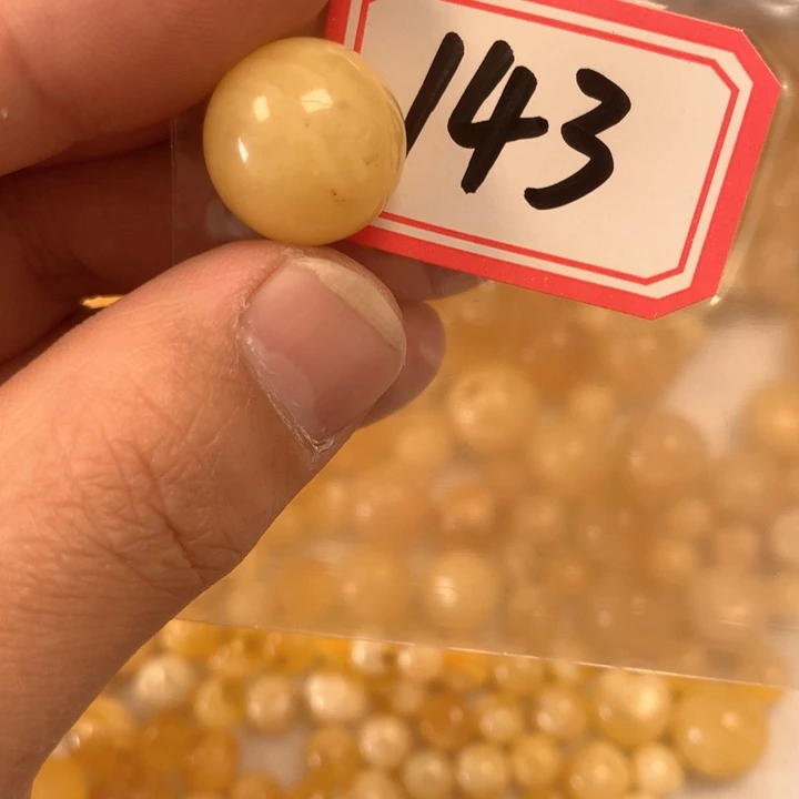 琥珀未镶嵌珠宝奇石瑕疵16.5