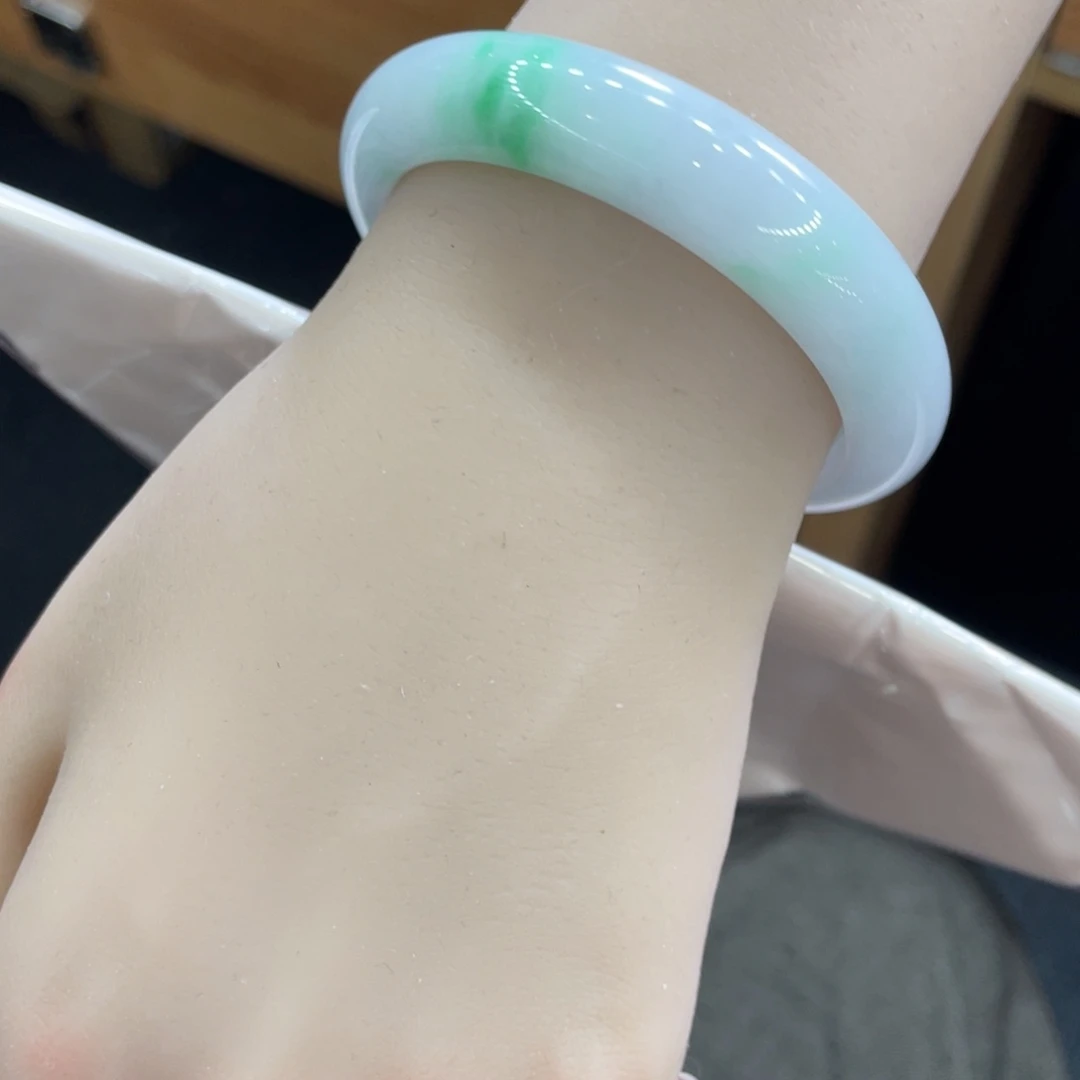 未镶嵌手镯翡翠卡52正圈，白底青