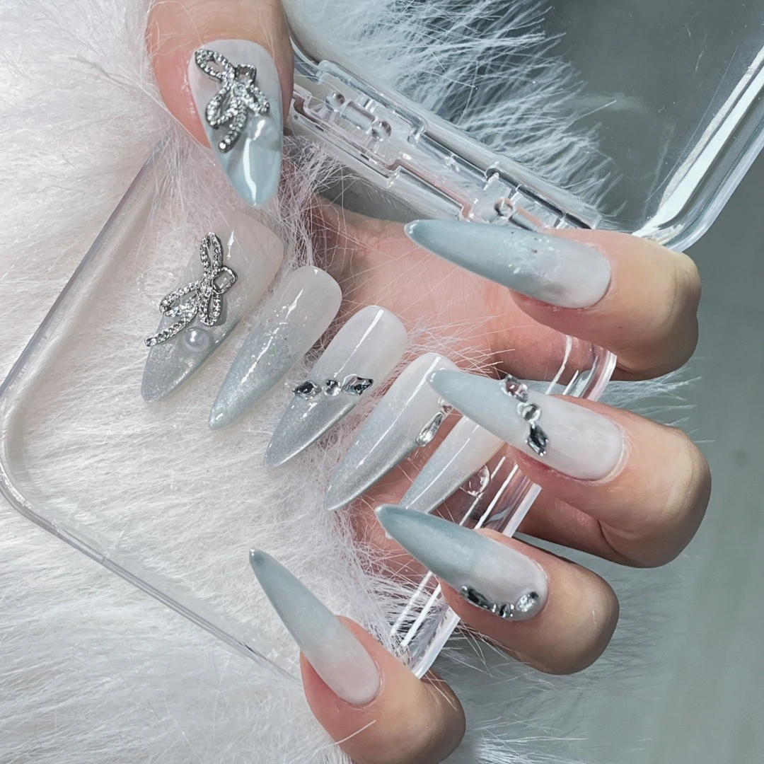 【蓝眼泪】纯手工冬季氛围感蓝色穿戴甲