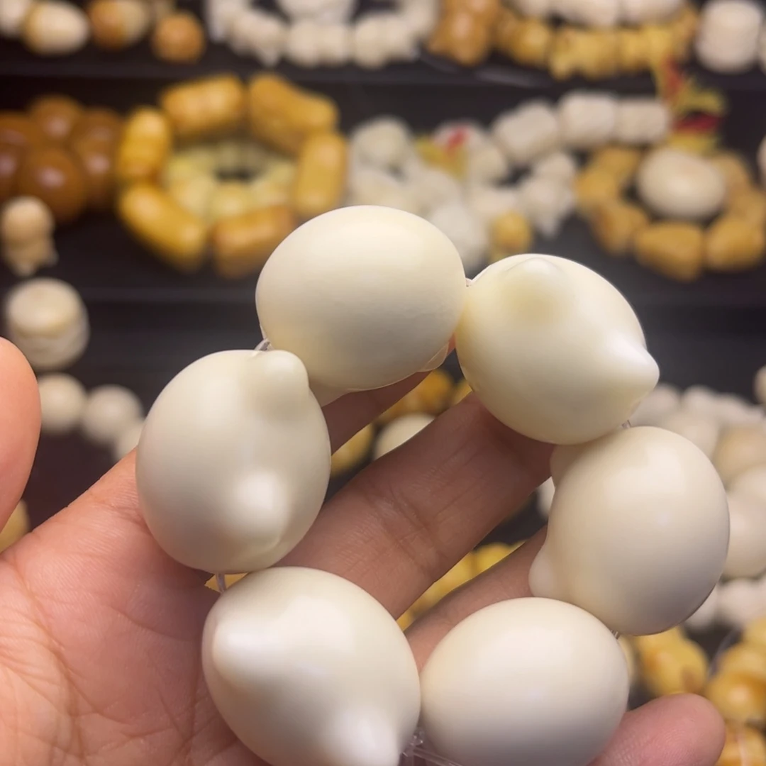 菩提根/象牙果吊坠大瑕