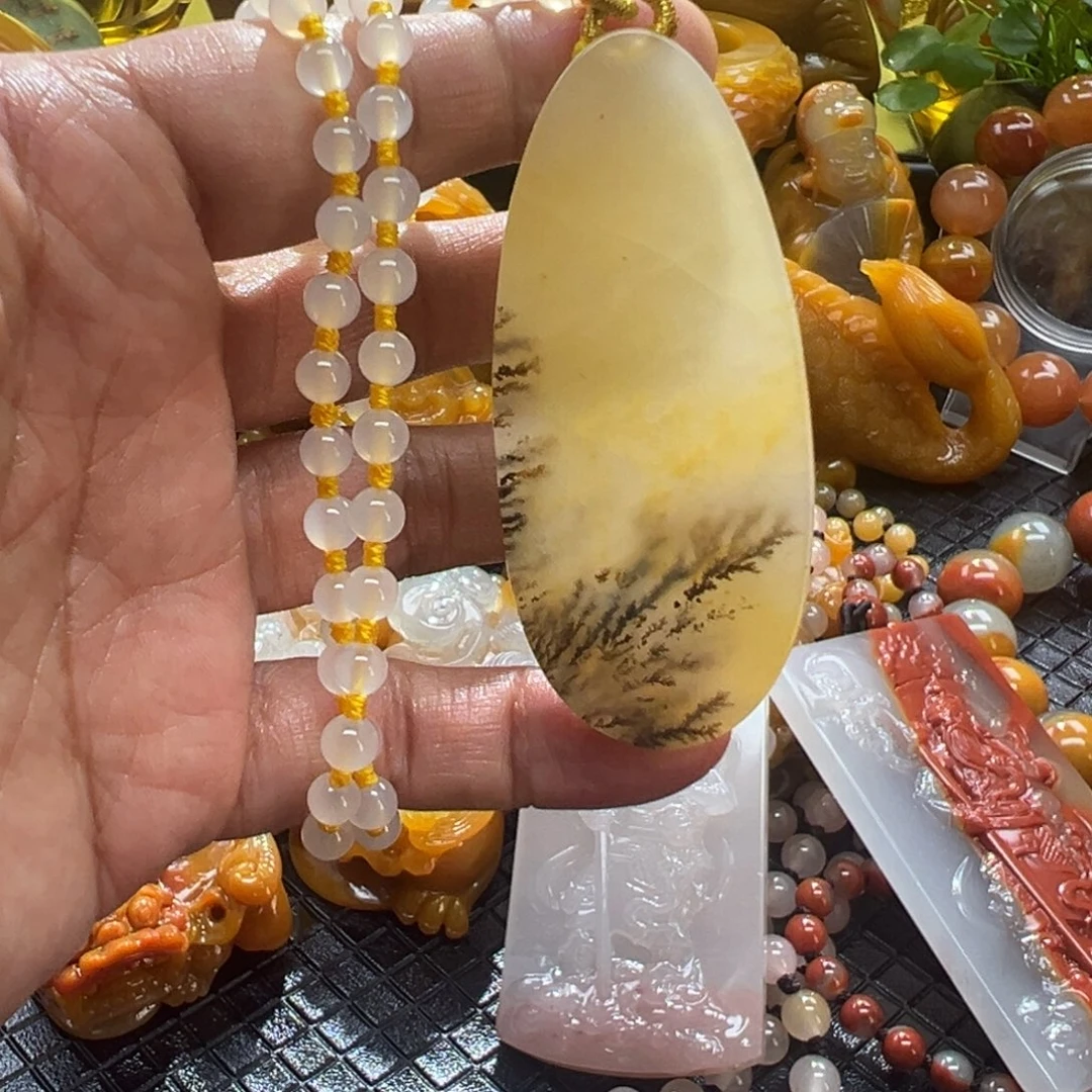石英质玉未镶嵌颈饰