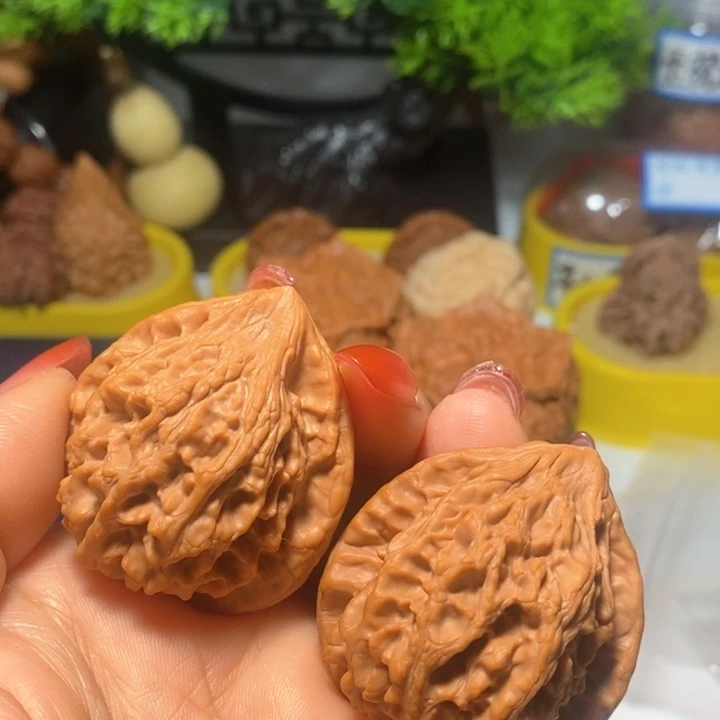 文玩核桃把件嘛**是十三陵