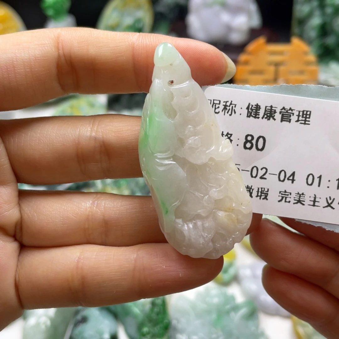 翡翠颈饰未镶嵌健**理牌子