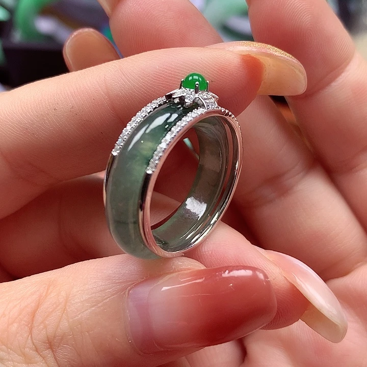 颈饰未镶嵌翡翠翡翠