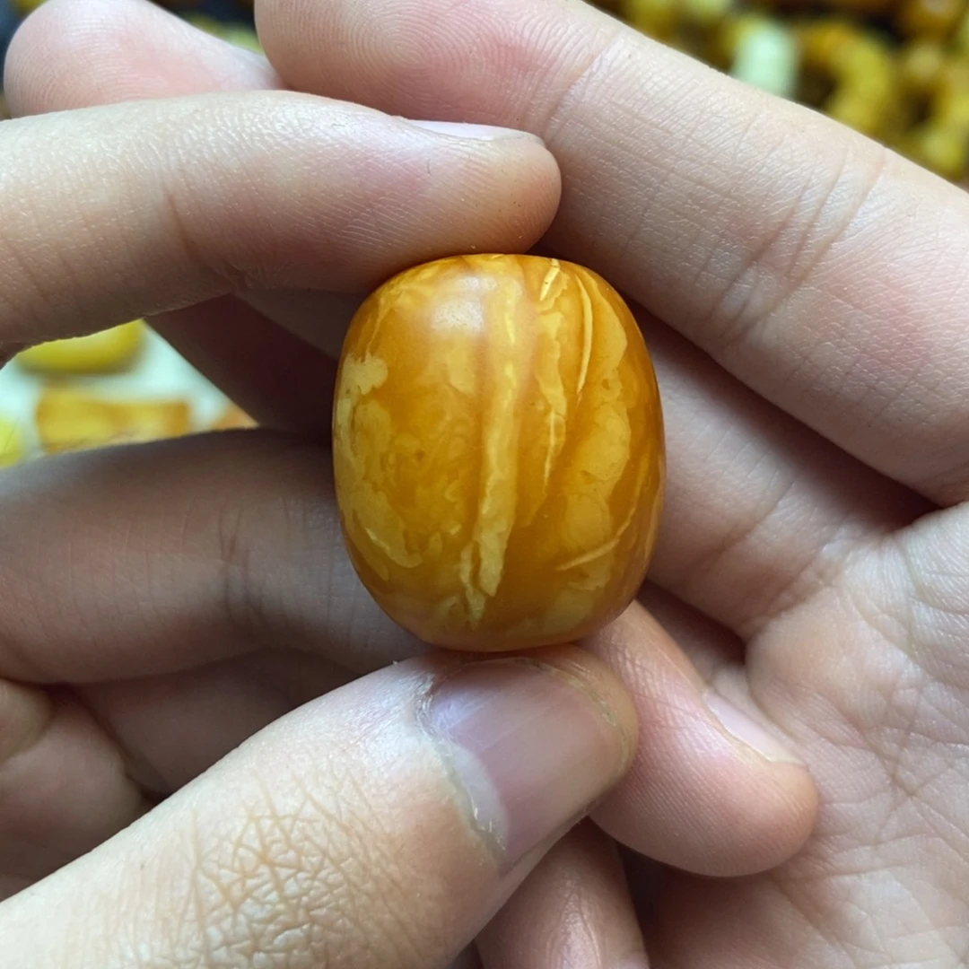 蜜蜡未镶嵌珠宝奇石