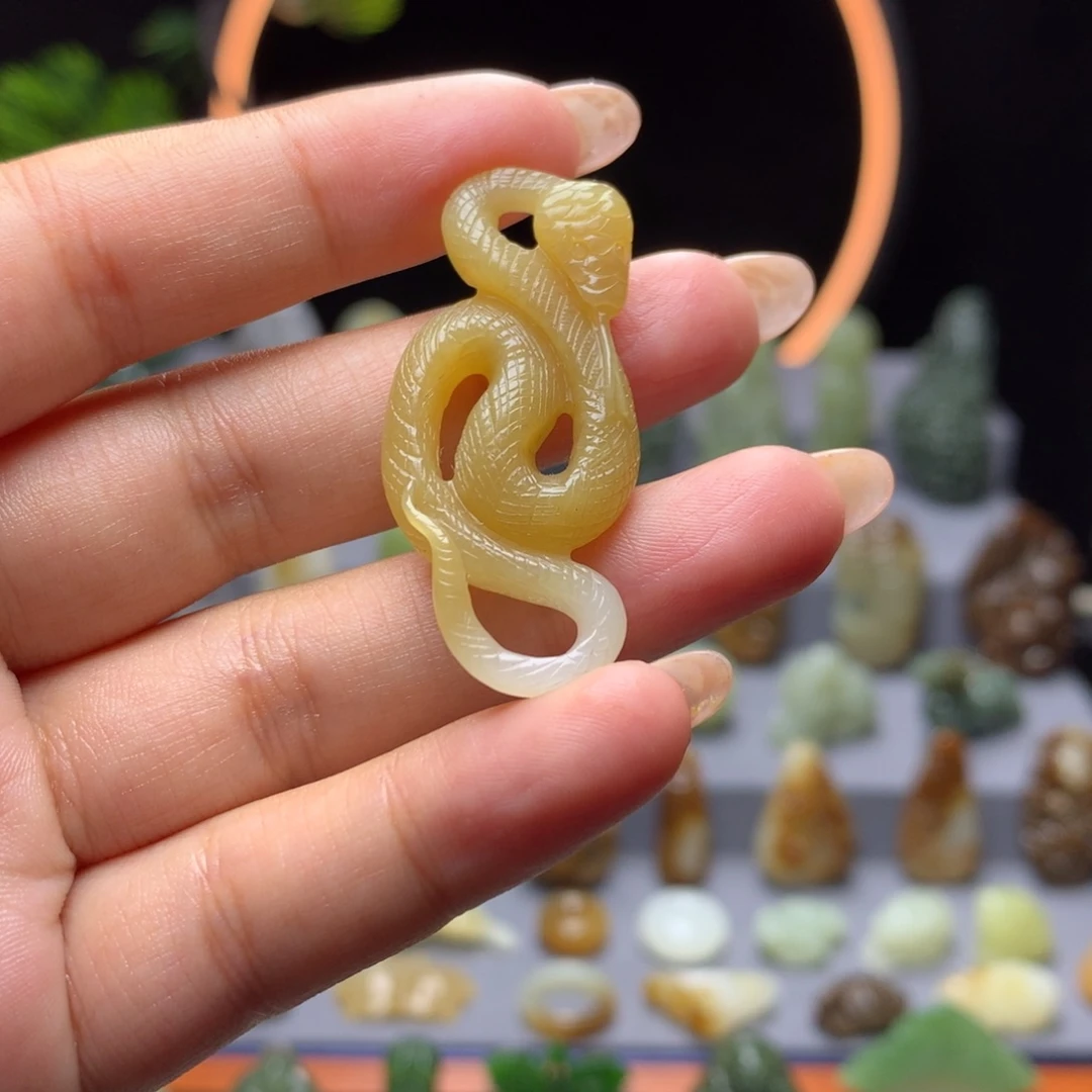 和田玉未镶嵌挂件