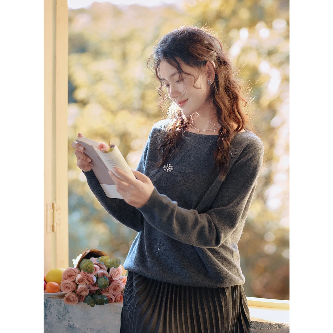 红念灰色羊毛针织衫毛衣女2025年冬季新款女装软糯气质设计感上衣