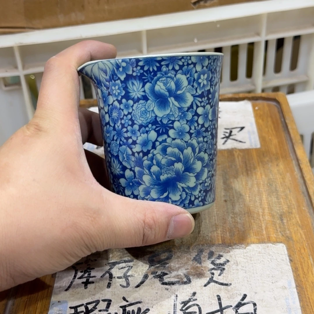 微瑕疵介意勿拍陶瓷器皿M050