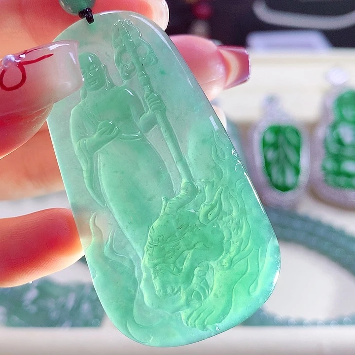 翡翠颈饰未镶嵌天然