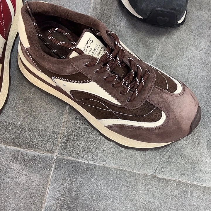 478547179棕色39码