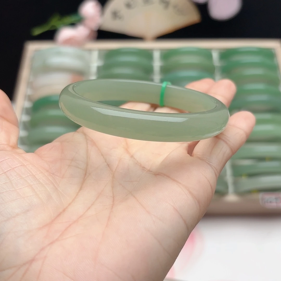 石英质玉手镯未镶嵌59