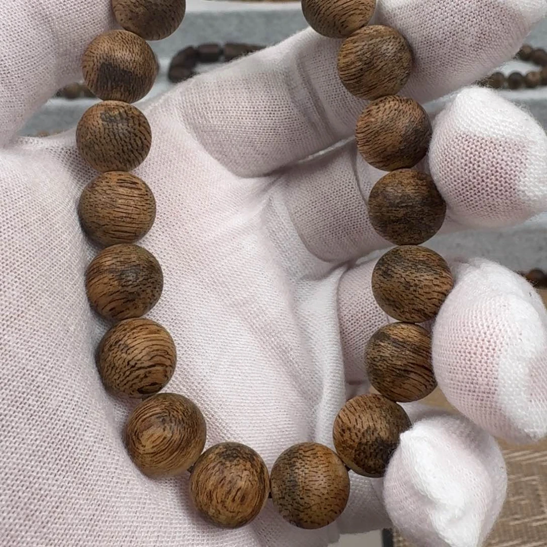 沉香手串达拉干单圈沉香手串1.1规格10.1克