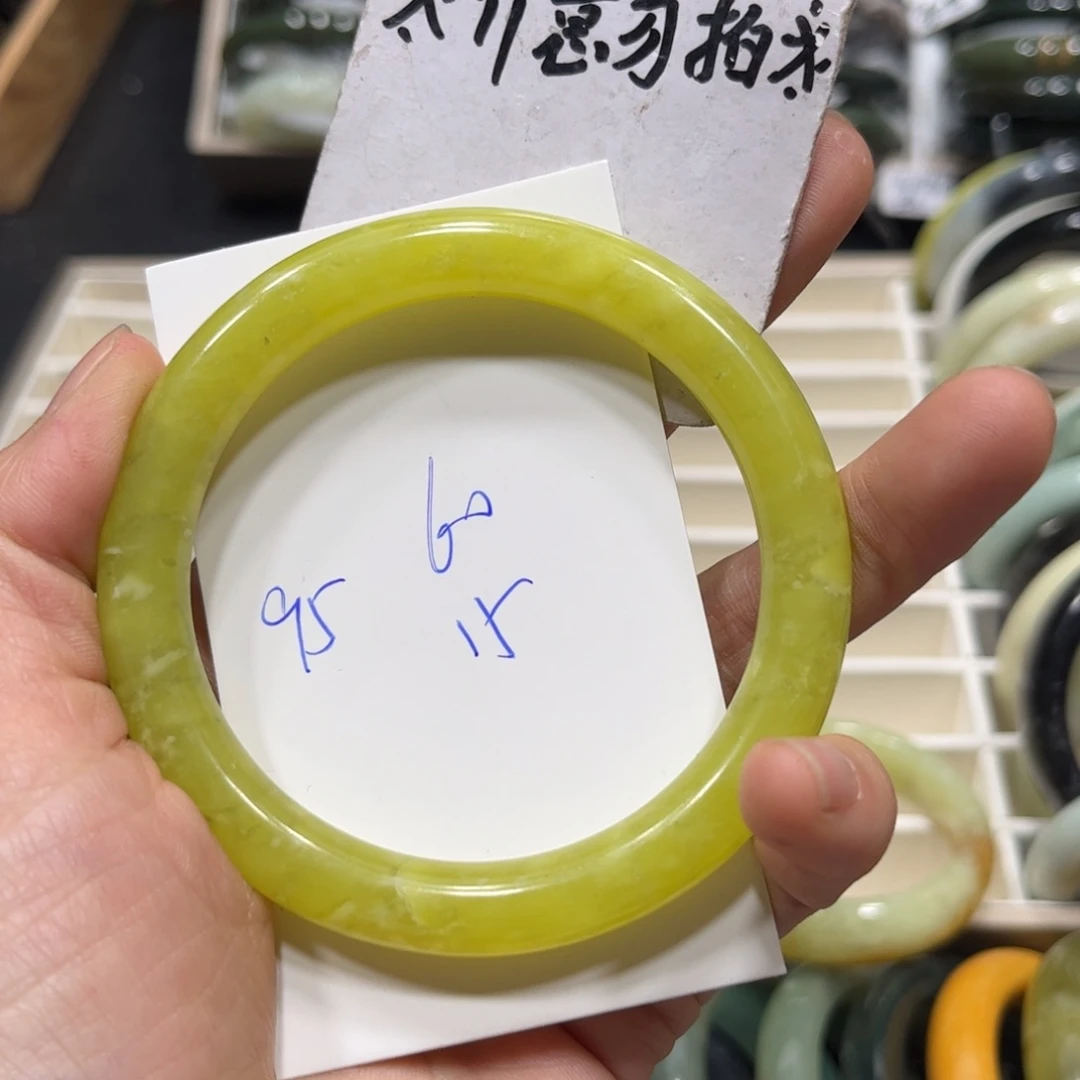 蛇纹石玉手镯未镶嵌睦**宝