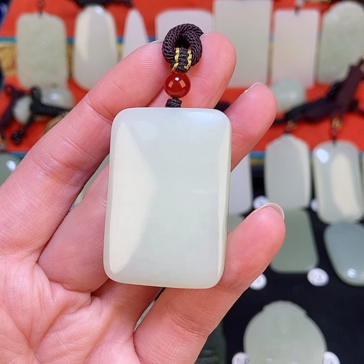 【闪购商品】颈饰未镶嵌和田玉